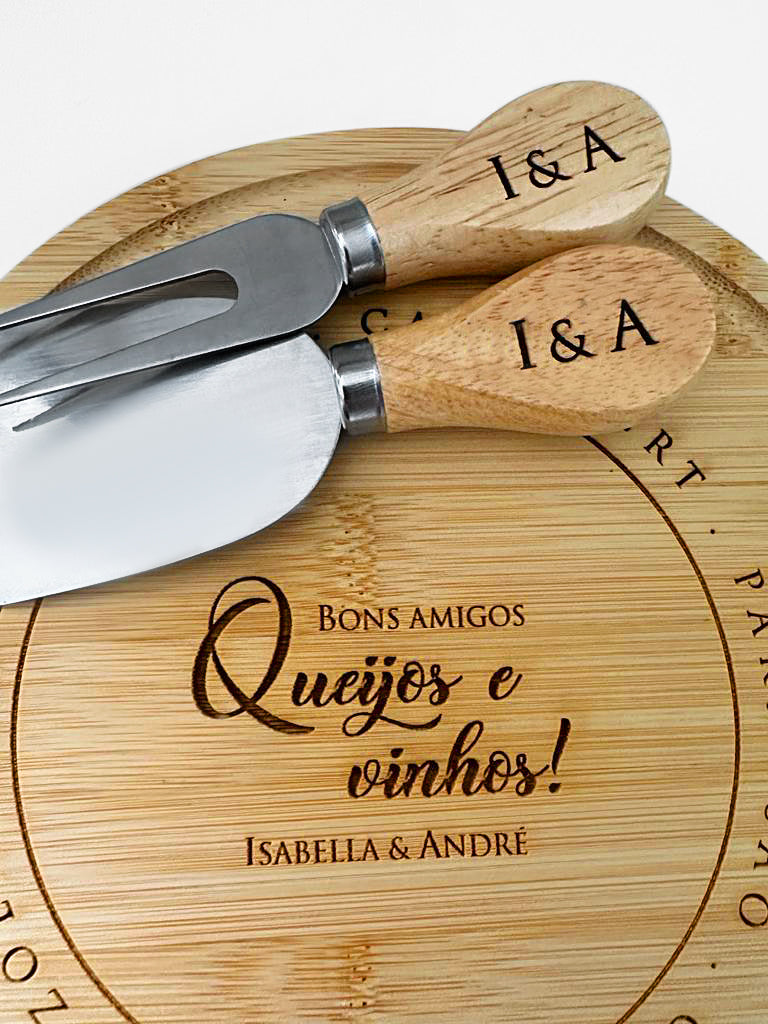 Tábua de servir queijos com 2 utensílios