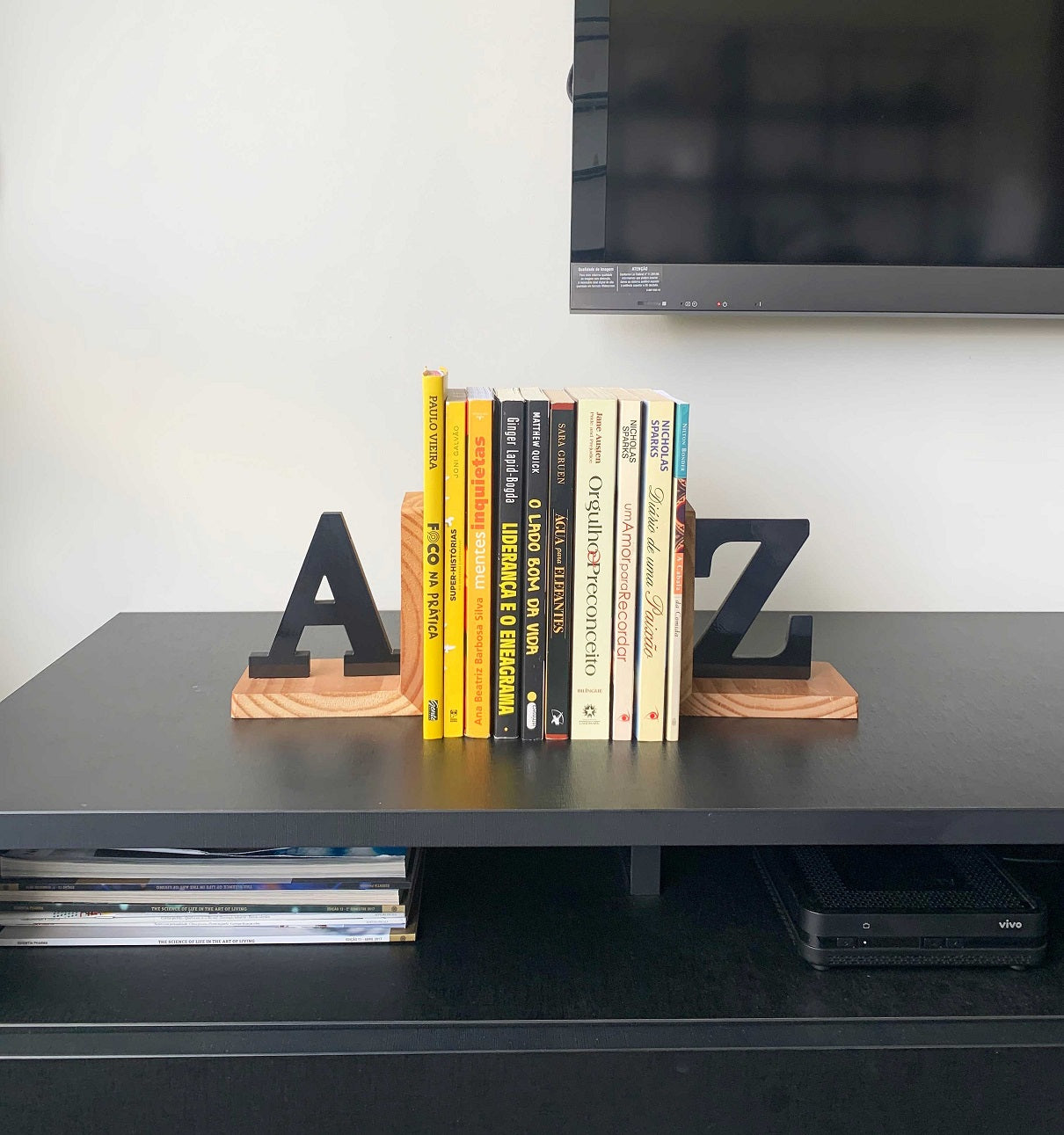 Suporte para Livros em madeira Pinus AZ