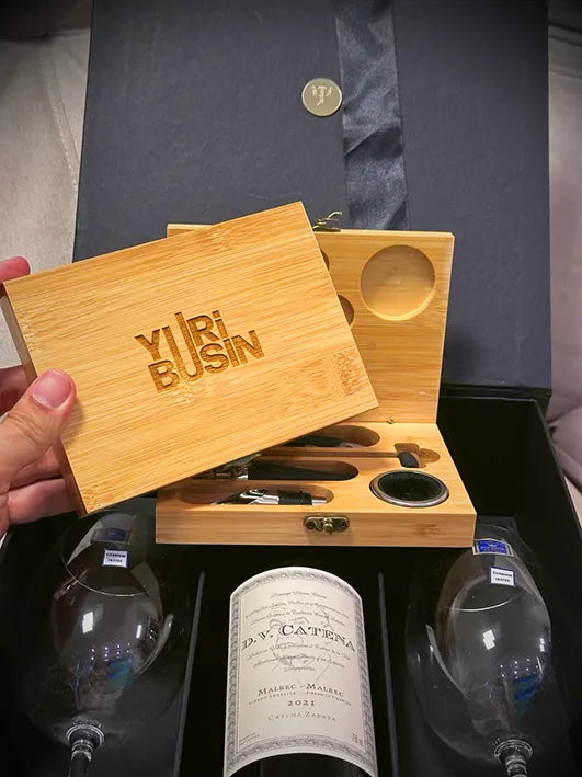 Presentes personalizados com vinho