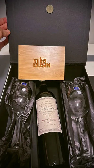 Presentes personalizados com vinho